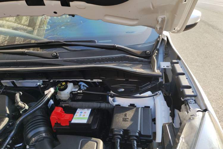 Used Ford Escape 2024 EcoBoost 245 Two-Wheel-Drive Titanium Edition Engine Bay Left