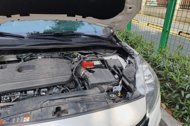 Used Ford Escape 2024 EcoBoost 245 Two-Wheel-Drive Titanium Edition Engine Bay Left