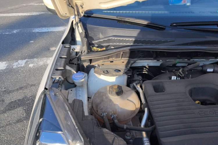 Used Ford Escape 2024 EcoBoost 245 Four-Wheel Drive Prestige Model Engine Bay Right