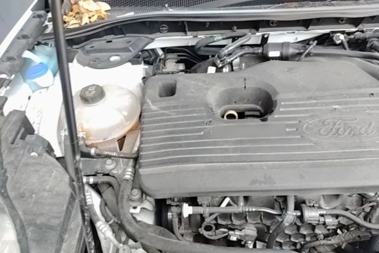 Used Ford Escape 2024 EcoBoost 245 Two-Wheel-Drive Comfort Edition Engine Bay Right