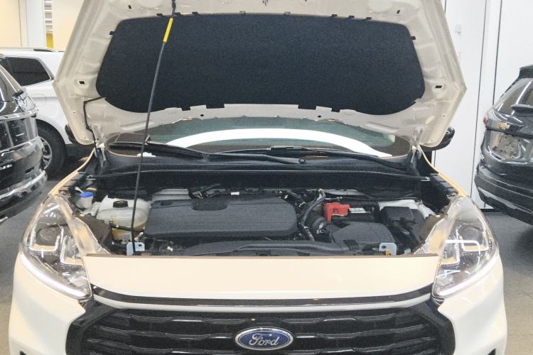 Used Ford Escape 2024 EcoBoost 245 Two-Wheel-Drive Comfort Edition Engine Bay