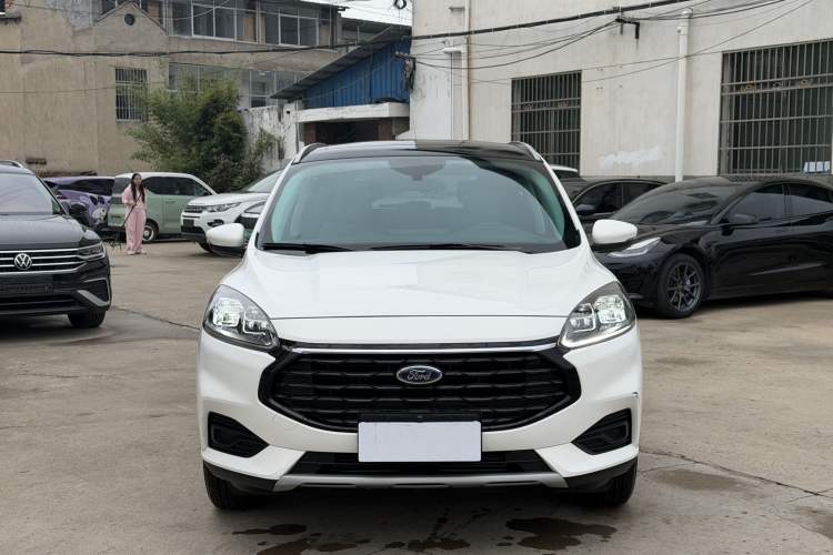 Used Ford Escape 2024 EcoBoost 245 Two-Wheel-Drive Titanium Edition Exterior 3