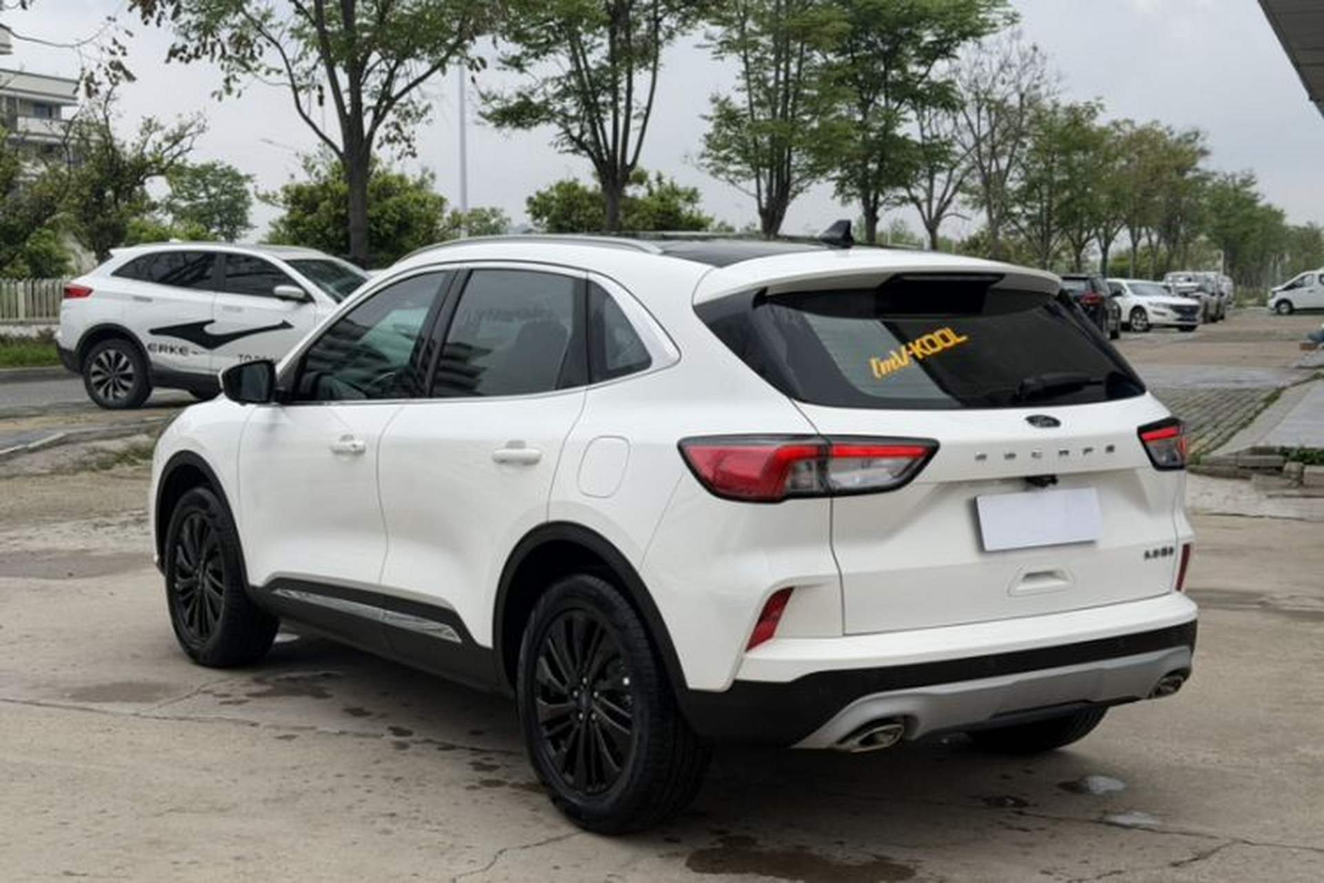 Used Ford Escape 2024 EcoBoost 245 Two-Wheel-Drive Titanium Edition Exterior 6