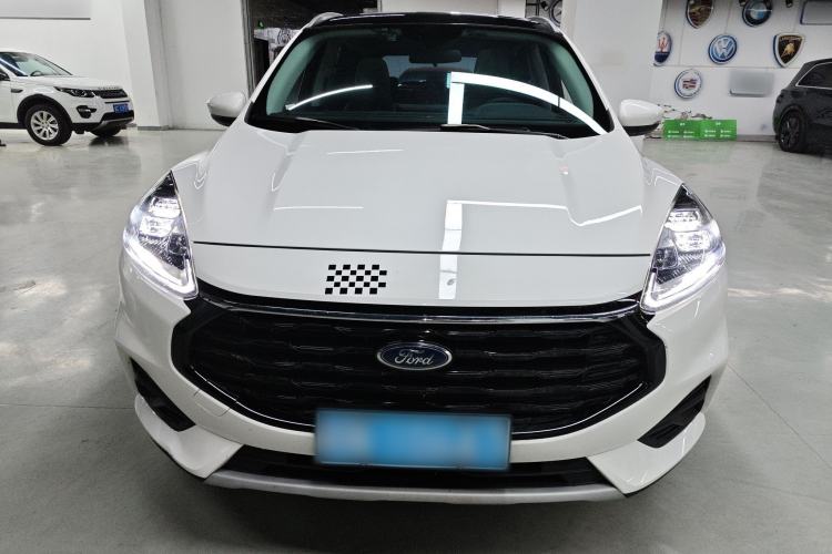 Used Ford Escape 2024 EcoBoost 245 Two-Wheel-Drive Titanium Edition Front