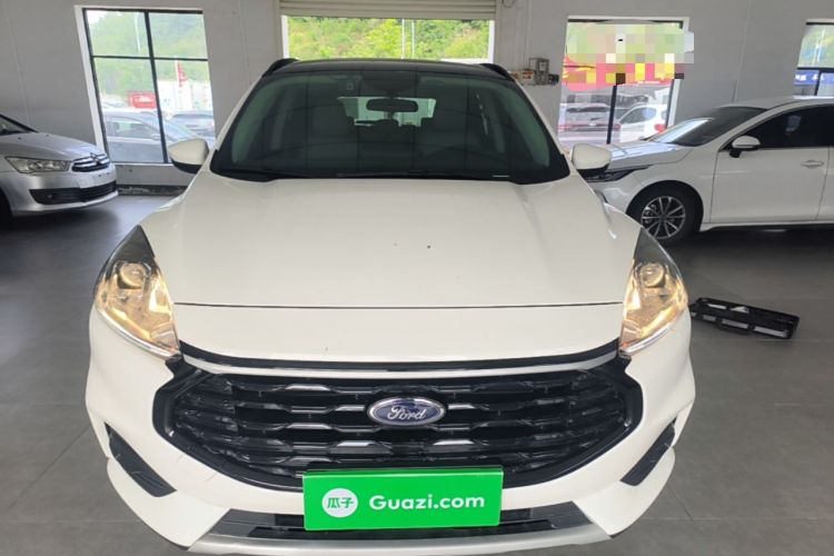 Used Ford Escape 2024 EcoBoost 245 Two-Wheel-Drive Comfort Edition Front