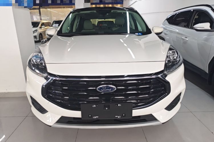 Used Ford Escape 2024 EcoBoost 245 Two-Wheel-Drive Titanium Edition Front