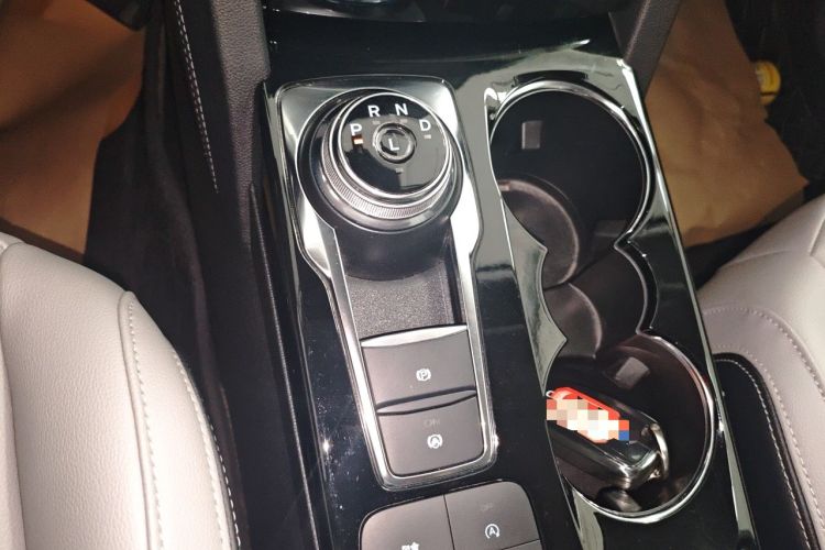 Used Ford Escape 2024 EcoBoost 245 Two-Wheel-Drive Titanium Edition Gear Lever