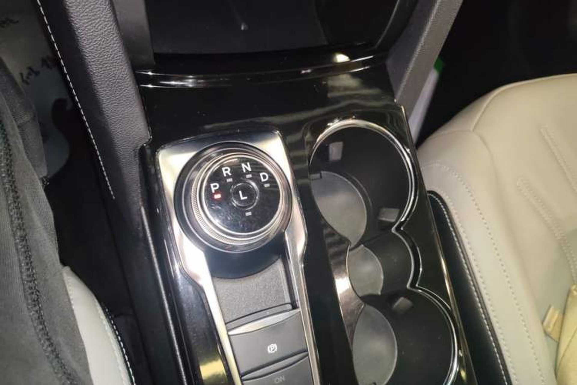 Used Ford Escape 2024 EcoBoost 245 Two-Wheel-Drive Comfort Edition Gear Lever