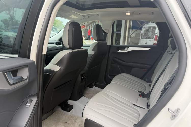 Used Ford Escape 2024 EcoBoost 245 Two-Wheel-Drive Titanium Edition Interior 1