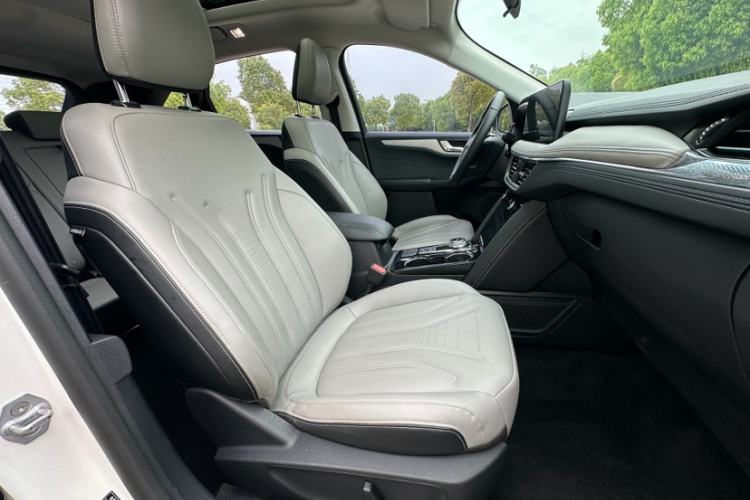 Used Ford Escape 2024 EcoBoost 245 Two-Wheel-Drive Titanium Edition Interior 2
