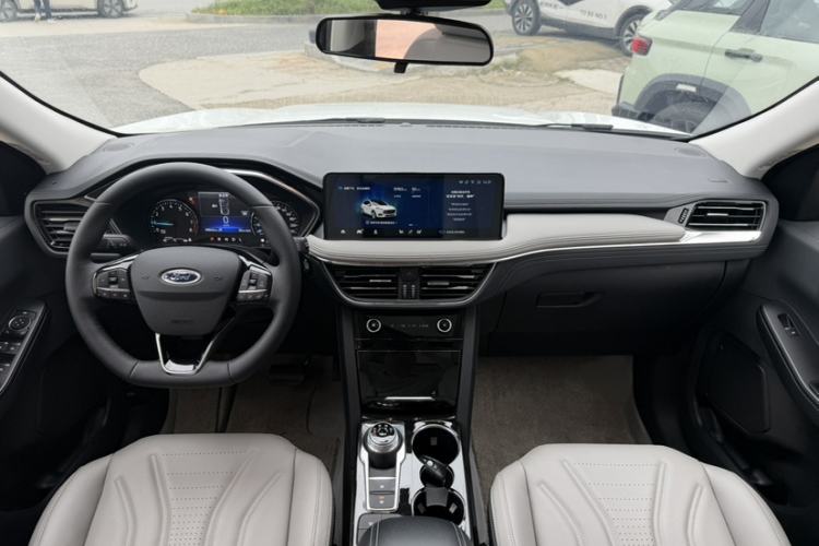 Used Ford Escape 2024 EcoBoost 245 Two-Wheel-Drive Titanium Edition Interior 2