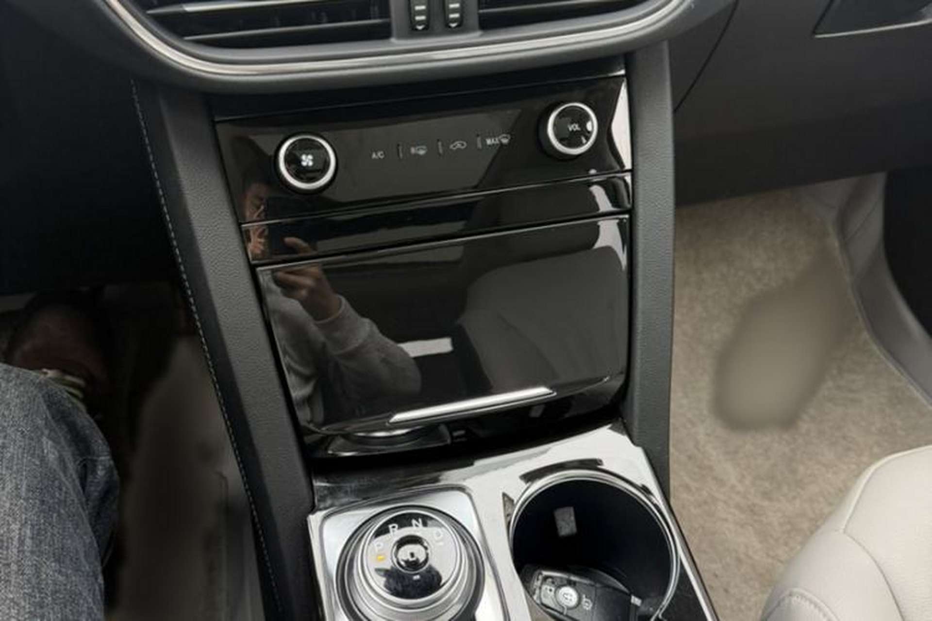 Used Ford Escape 2024 EcoBoost 245 Two-Wheel-Drive Titanium Edition Interior 5