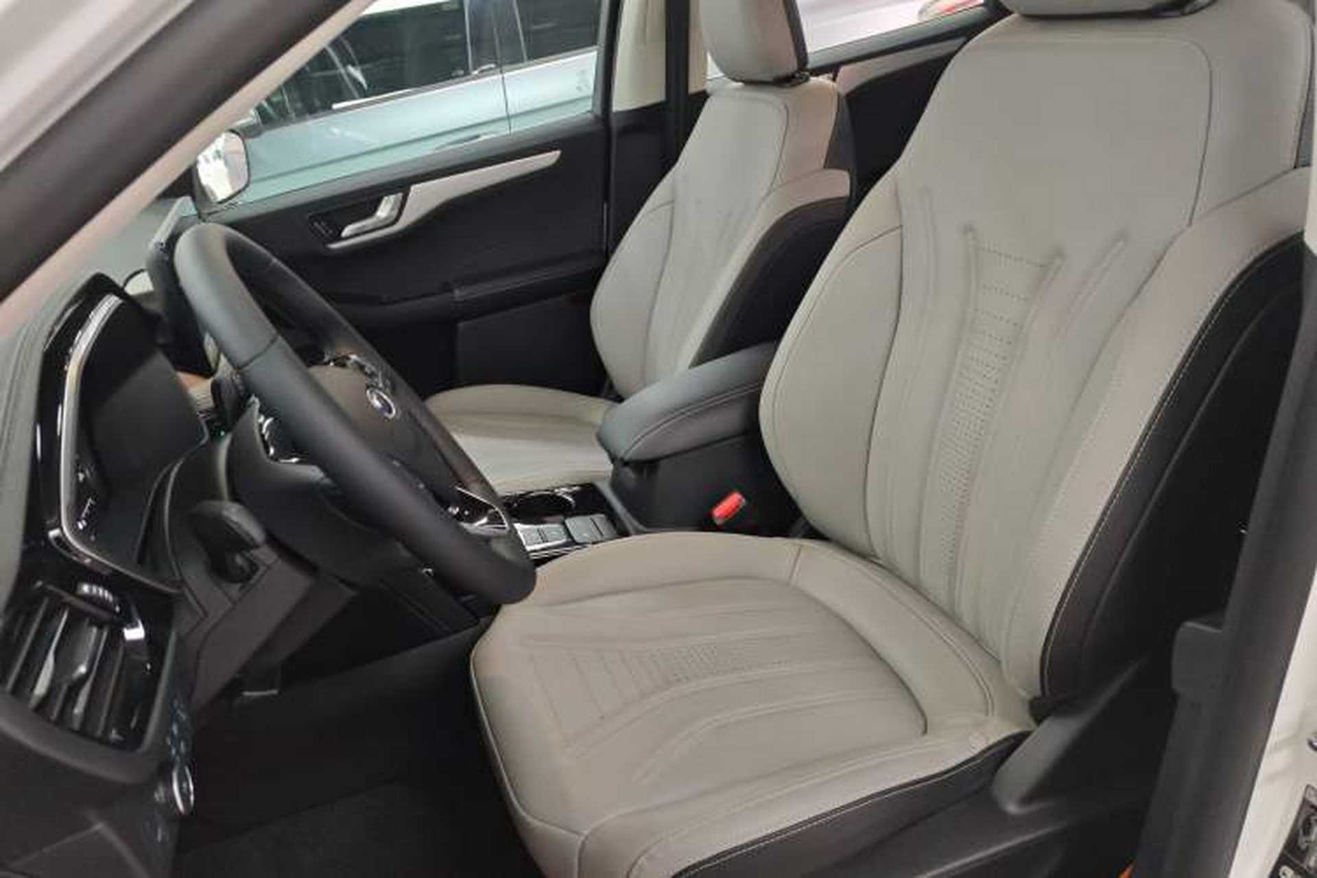 Used Ford Escape 2024 EcoBoost 245 Two-Wheel-Drive Titanium Edition Left Front Seat
