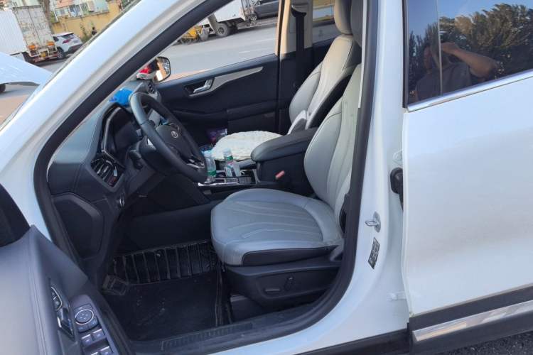 Used Ford Escape 2024 EcoBoost 245 Four-Wheel Drive Prestige Model Left Front Seat