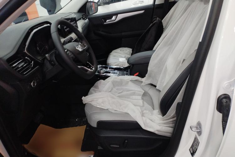 Used Ford Escape 2024 EcoBoost 245 Two-Wheel-Drive Titanium Edition Left Front Seat