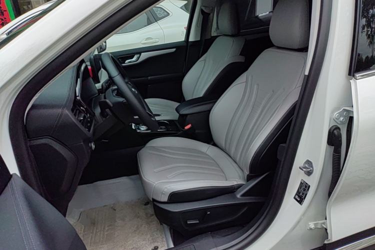 Used Ford Escape 2024 EcoBoost 245 Two-Wheel-Drive Titanium Edition Left Front Seat