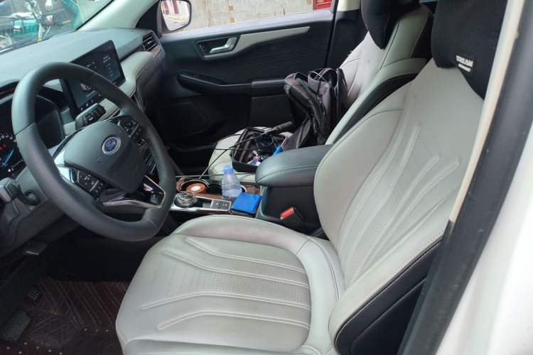 Used Ford Escape 2024 EcoBoost 245 Two-Wheel-Drive Titanium Edition Left Front Seat