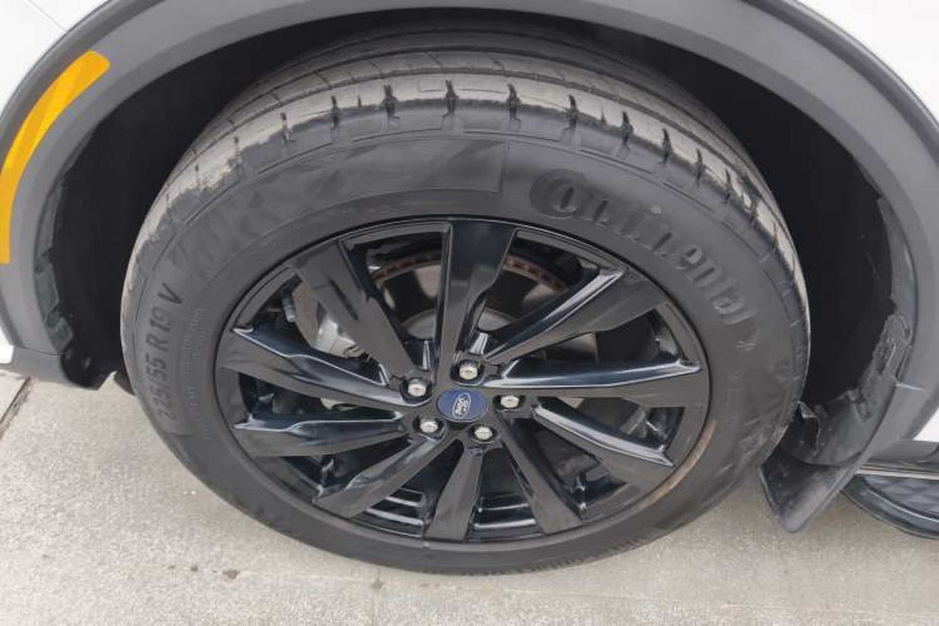 Used Ford Escape 2024 EcoBoost 245 Two-Wheel-Drive Comfort Edition Left Front Wheel Hub