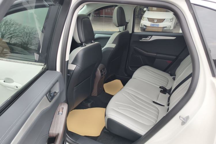 Used Ford Escape 2024 EcoBoost 245 Two-Wheel-Drive Comfort Edition Left Rear Seat