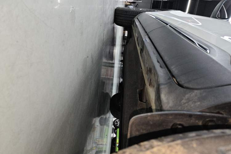 Used Ford Escape 2024 EcoBoost 245 Two-Wheel-Drive Titanium Edition Left Side Sill