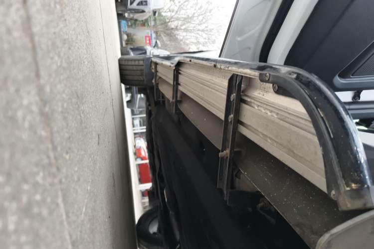 Used Ford Escape 2024 EcoBoost 245 Two-Wheel-Drive Comfort Edition Left Side Sill