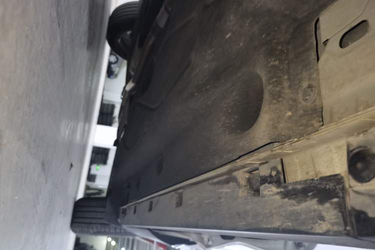 Used Ford Escape 2024 EcoBoost 245 Two-Wheel-Drive Titanium Edition Left Side Sill