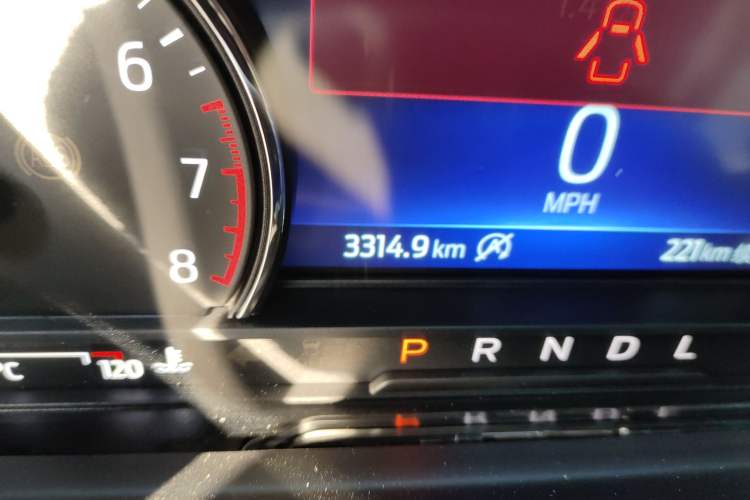 Used Ford Escape 2024 EcoBoost 245 Two-Wheel-Drive Titanium Edition Odometer Close Up