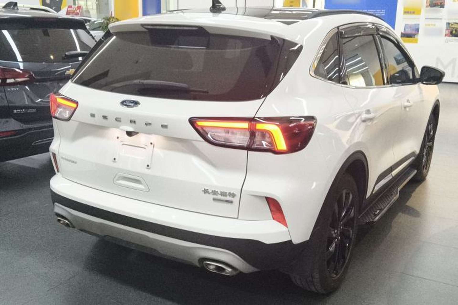 Used Ford Escape 2024 EcoBoost 245 Two-Wheel-Drive Comfort Edition Rear Right 45 Deg