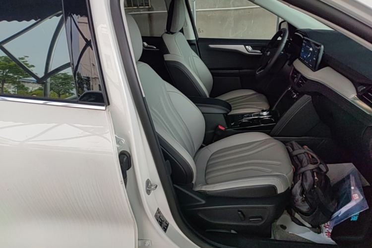 Used Ford Escape 2024 EcoBoost 245 Two-Wheel-Drive Titanium Edition Right Front Seat