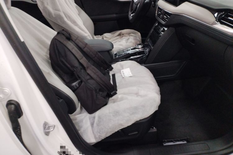 Used Ford Escape 2024 EcoBoost 245 Two-Wheel-Drive Titanium Edition Right Front Seat