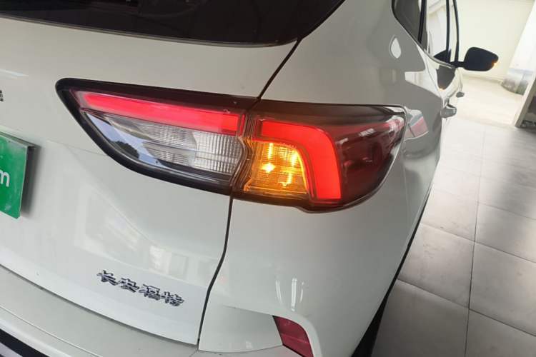 Used Ford Escape 2024 EcoBoost 245 Two-Wheel-Drive Comfort Edition Right Rear Taillight