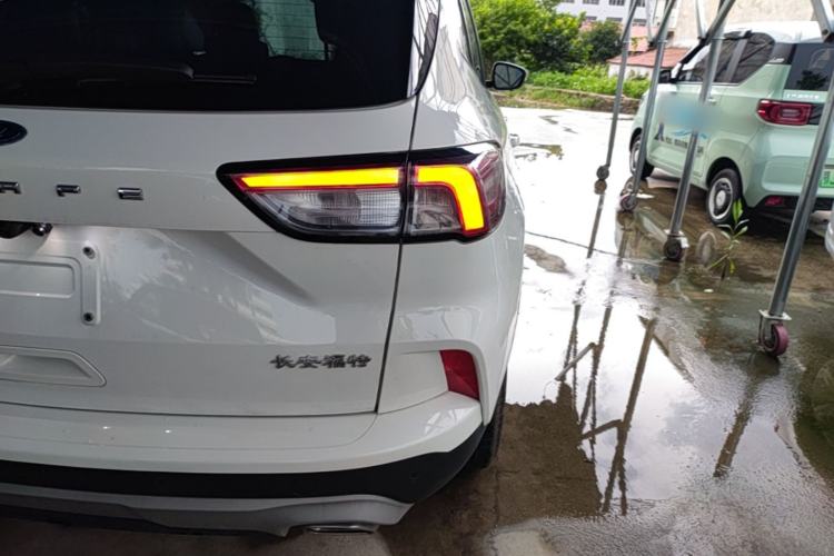 Used Ford Escape 2024 EcoBoost 245 Two-Wheel-Drive Titanium Edition Right Rear Taillight