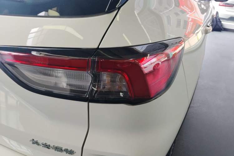 Used Ford Escape 2024 EcoBoost 245 Two-Wheel-Drive Titanium Edition Right Rear Taillight