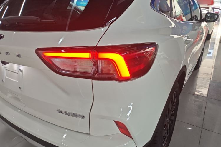 Used Ford Escape 2024 EcoBoost 245 Two-Wheel-Drive Titanium Edition Right Rear Taillight