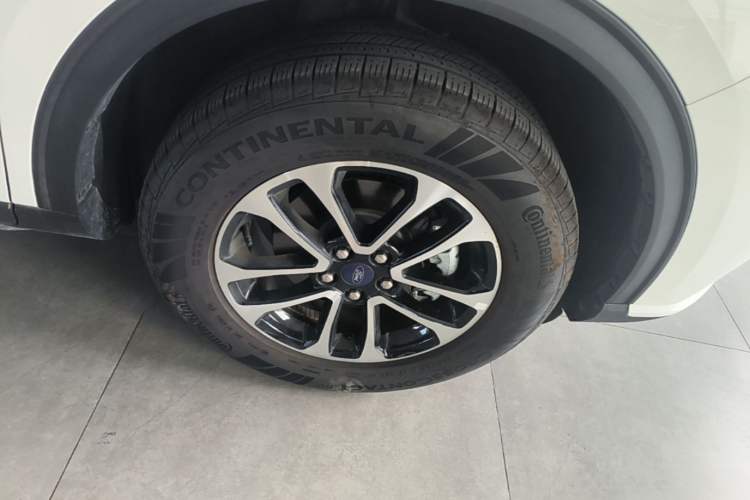 Used Ford Escape 2024 EcoBoost 245 Two-Wheel-Drive Comfort Edition Right Rear Wheel Hub
