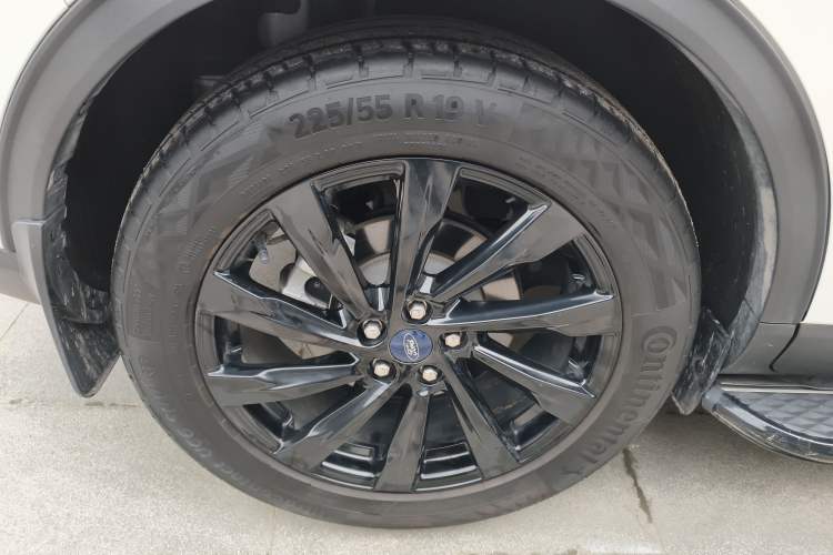 Used Ford Escape 2024 EcoBoost 245 Two-Wheel-Drive Comfort Edition Right Rear Wheel Hub