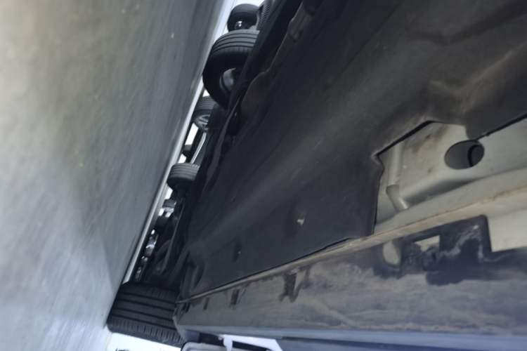 Used Ford Escape 2024 EcoBoost 245 Two-Wheel-Drive Titanium Edition Right Side Sill
