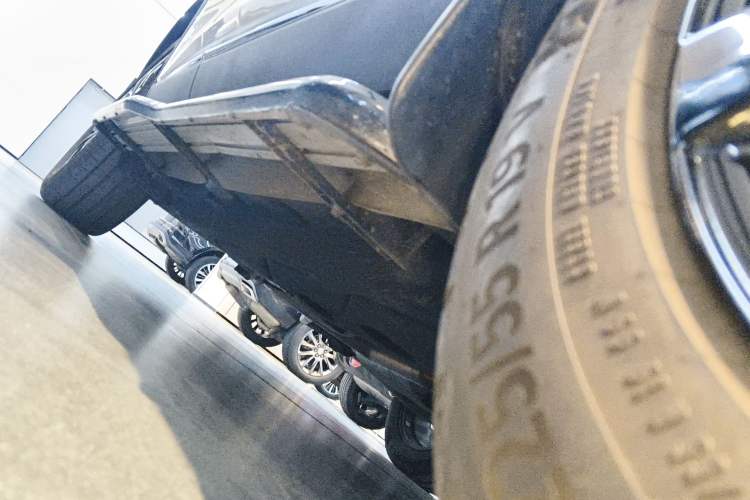 Used Ford Escape 2024 EcoBoost 245 Two-Wheel-Drive Comfort Edition Right Side Sill