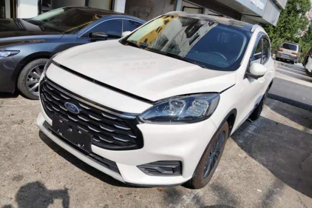 Used Ford Escape 2024 EcoBoost 245 Two-Wheel-Drive Titanium Edition