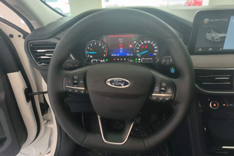 Used Ford Escape 2024 EcoBoost 245 Two-Wheel-Drive Comfort Edition Steering Wheel
