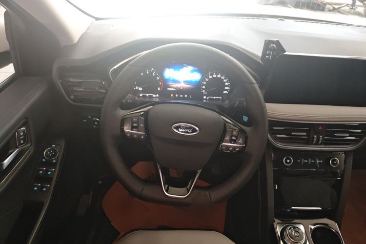 Used Ford Escape 2024 EcoBoost 245 Two-Wheel-Drive Titanium Edition Steering Wheel