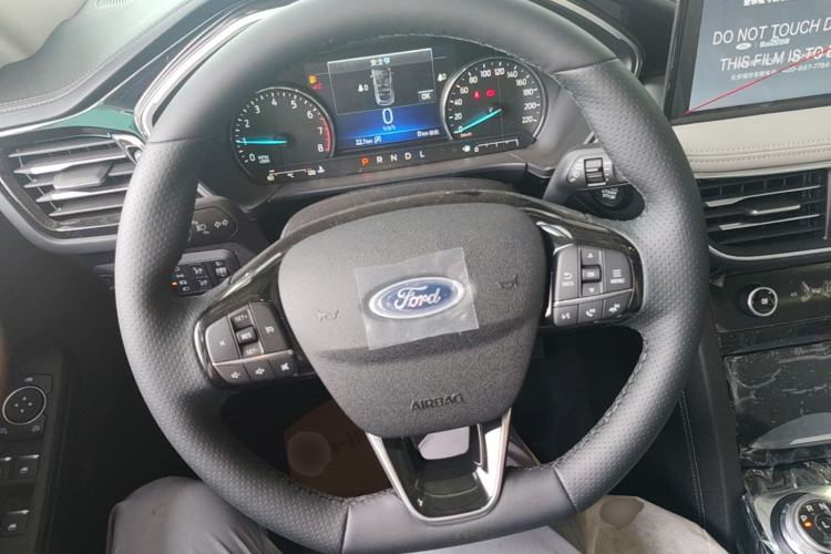 Used Ford Escape 2024 EcoBoost 245 Two-Wheel-Drive Titanium Edition Steering Wheel