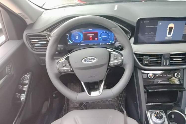 Used Ford Escape 2024 EcoBoost 245 Two-Wheel-Drive Comfort Edition Steering Wheel