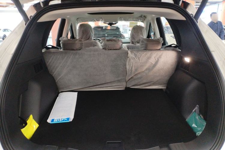 Used Ford Escape 2024 EcoBoost 245 Two-Wheel-Drive Titanium Edition Trunk