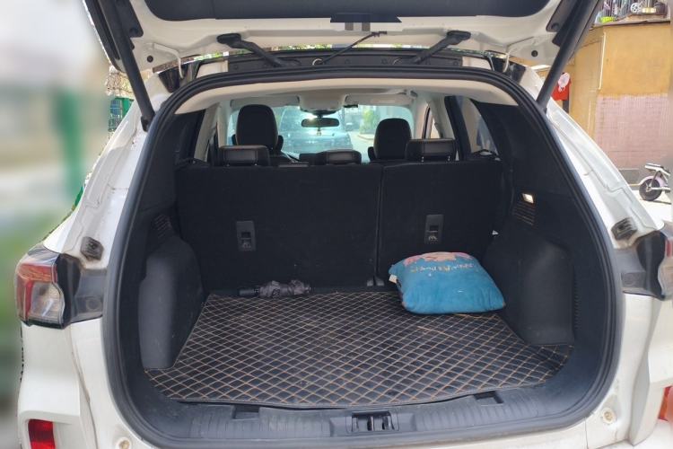 Used Ford Escape 2024 EcoBoost 245 Two-Wheel-Drive Titanium Edition Trunk