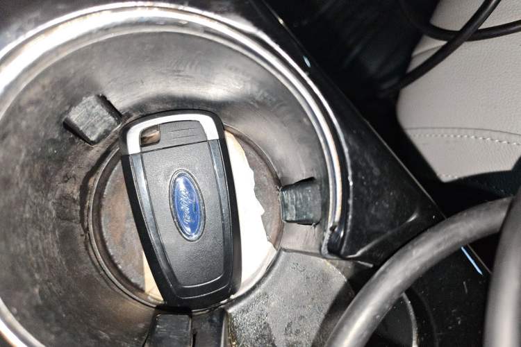 Used Ford Escape 2024 EcoBoost 245 Two-Wheel-Drive Titanium Edition Vehicle Key