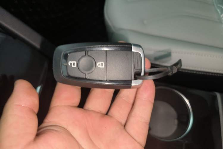 Used Ford Escape 2024 EcoBoost 245 Two-Wheel-Drive Comfort Edition Vehicle Key