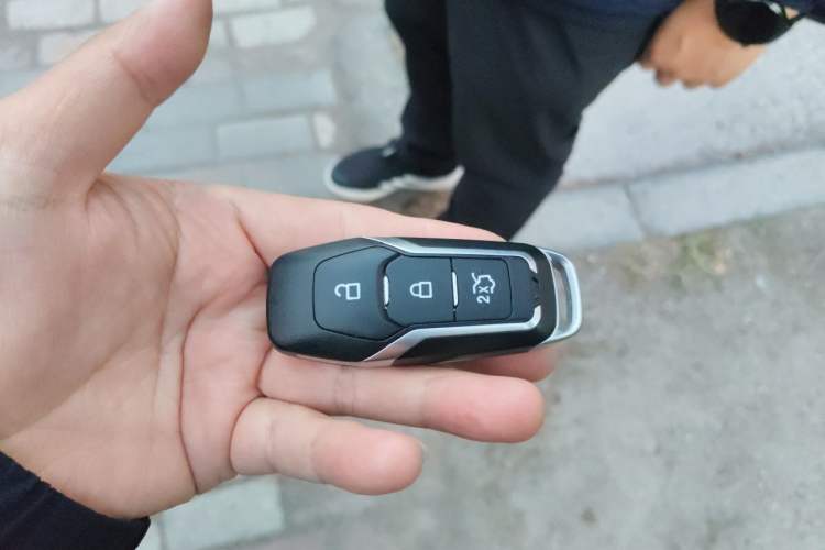 Used Ford Escape 2024 EcoBoost 245 Two-Wheel-Drive Comfort Edition Vehicle Key