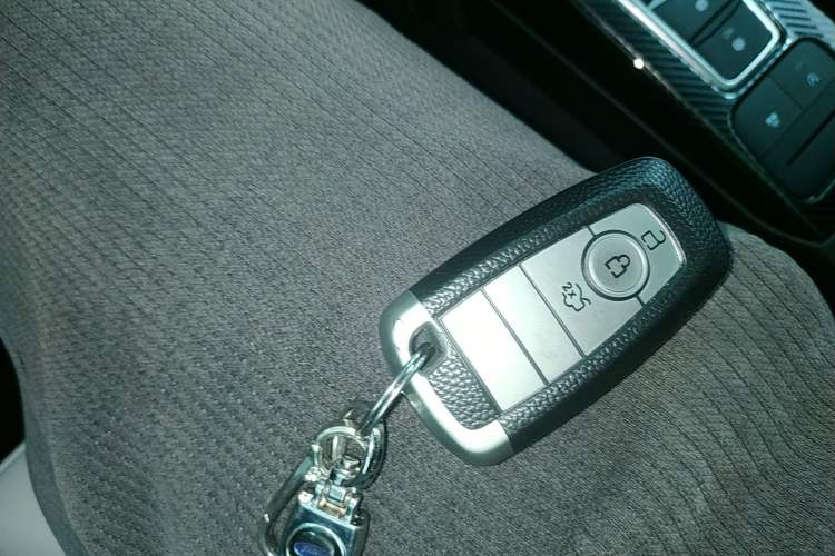 Used Ford Escape 2024 EcoBoost 245 Two-Wheel-Drive Titanium Edition Vehicle Key