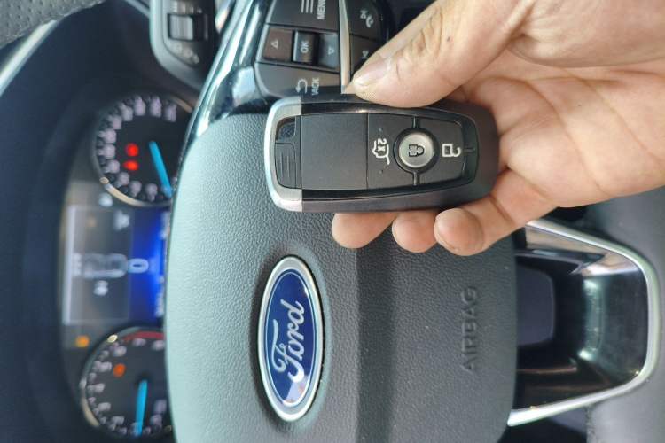 Used Ford Escape 2024 EcoBoost 245 Two-Wheel-Drive Titanium Edition Vehicle Key